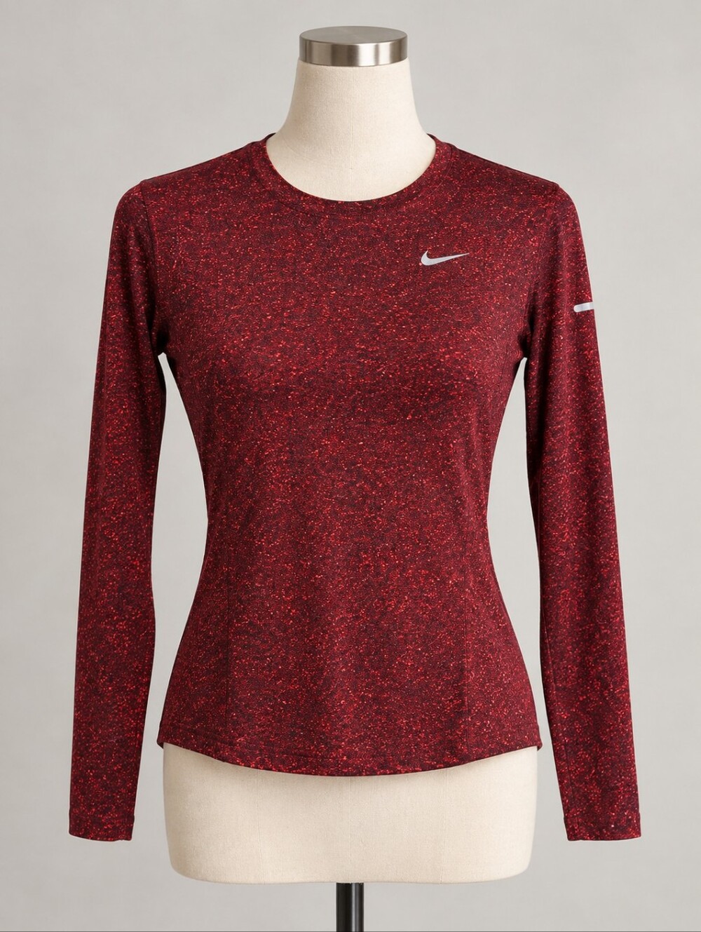 NIKE RED ATHLETIC TOP SIZE SMALL